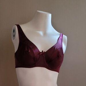 Playtex sample NWOT 34 B wire burgundy